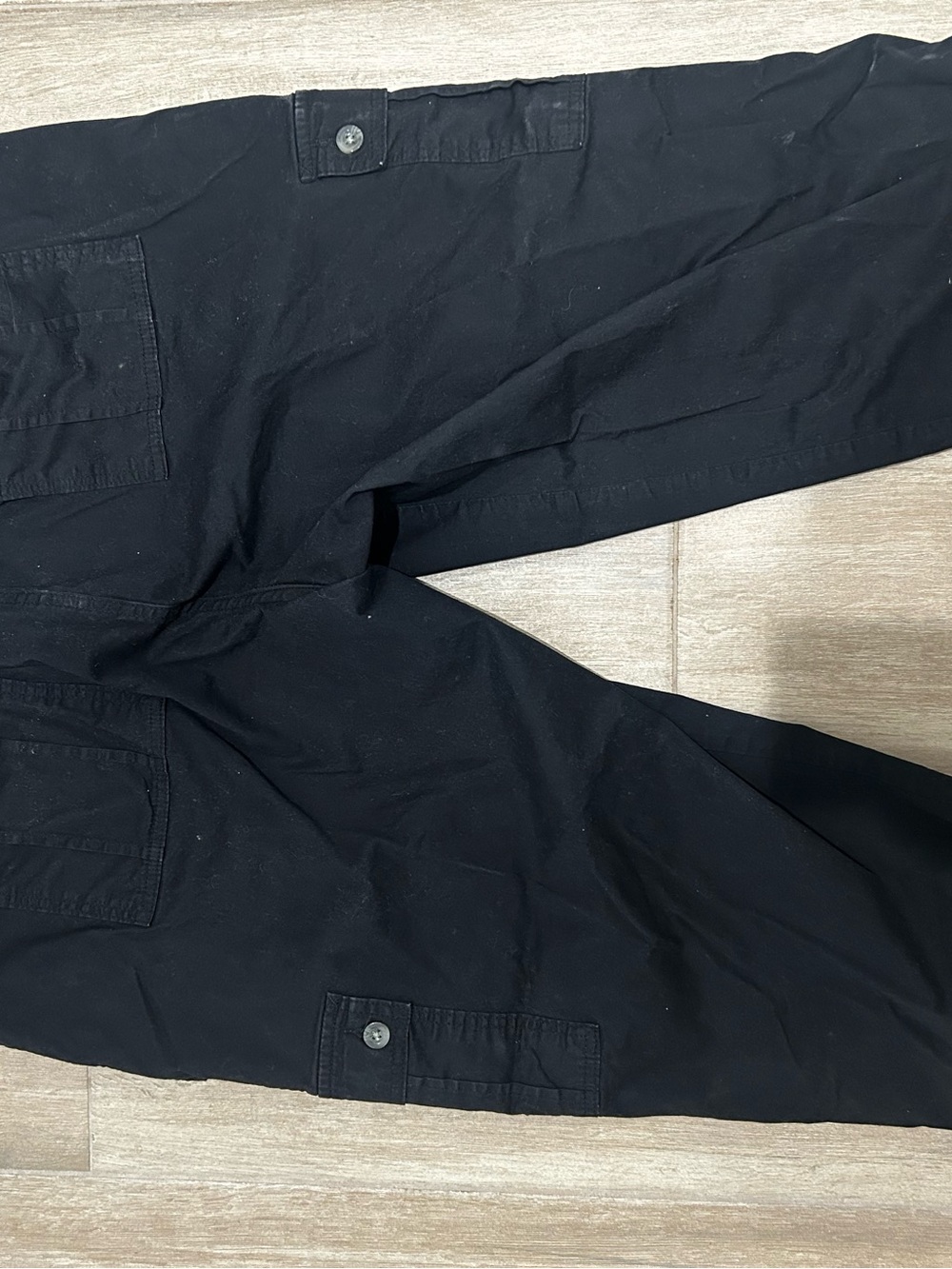 Lee Women’s Black Capris
Size 18W - Picture 4 of 6